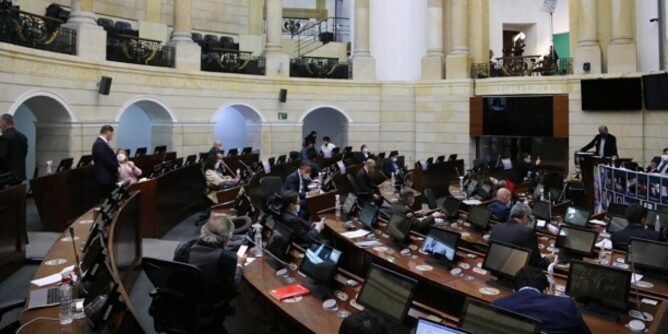 Senado rechazó moción de censura contra el ministro Molano | Noticias de Buenaventura, Colombia y el Mundo