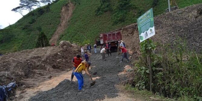Continúan trabajos en las vías del corregimiento de Roma Chávez | Noticias de Buenaventura, Colombia y el Mundo