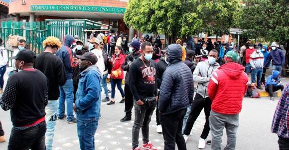 Masiva llegada de haitianos complica la frontera con Ecuador - Noticias de Colombia
