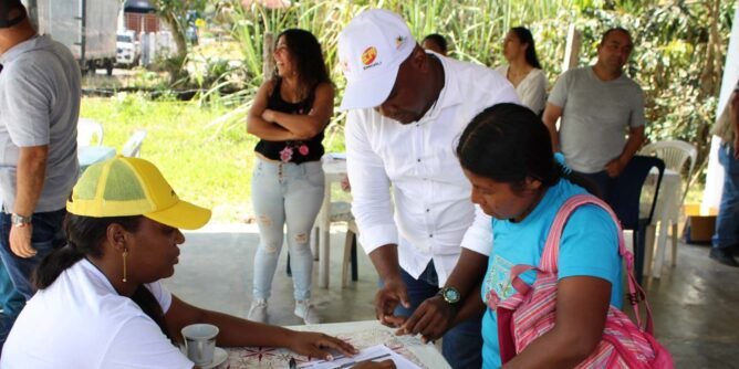 Unidad para las Víctimas entregó ayuda humanitaria inmediata a familias de la comunidad Awá | Noticias de Buenaventura, Colombia y el Mundo