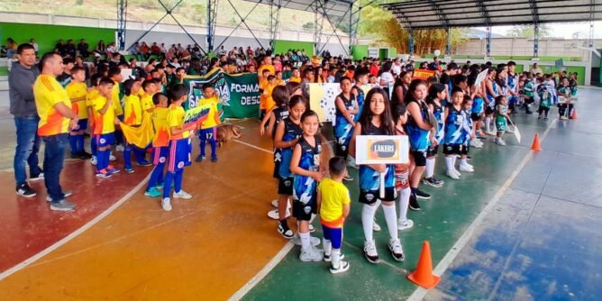 Campeonato baloncesto y microfútbol