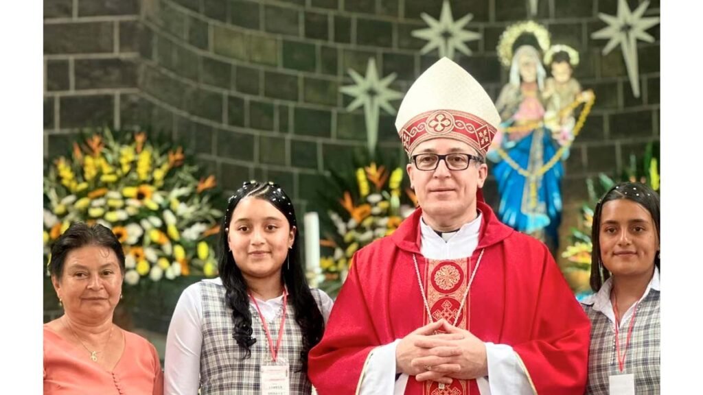 Monseñor Juan Carlos Cárdenas Toro en la basílica Nuestra Señora del Rosario de Sandoná