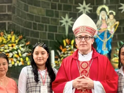 Monseñor Juan Carlos Cárdenas Toro en la basílica Nuestra Señora del Rosario de Sandoná