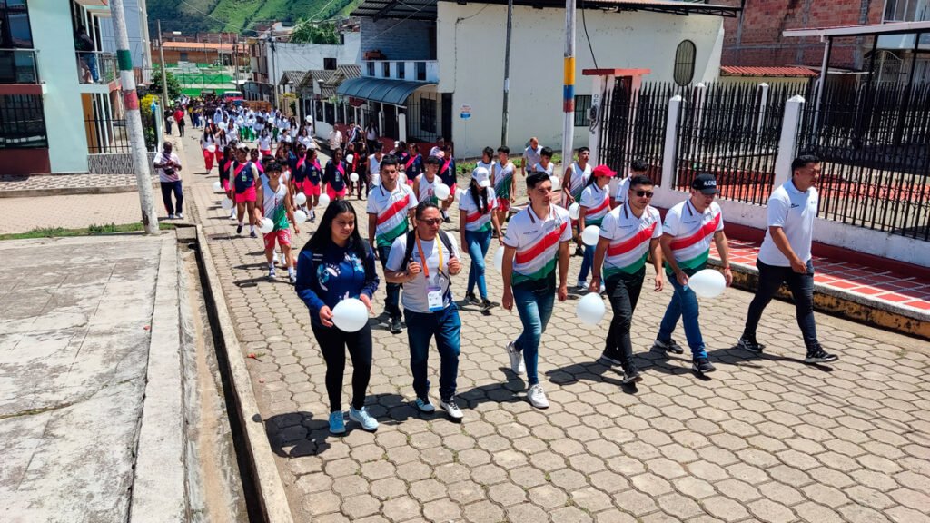 Desfile inaugural de los Juegos Intercolegiados