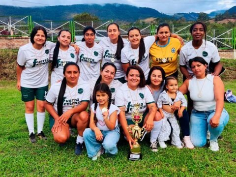 Equipo de fútbol Fuerza Femenina