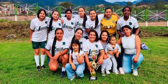 Equipo de fútbol Fuerza Femenina