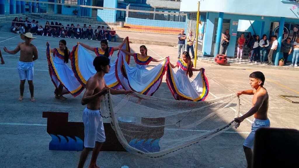 62 años IE Santo Tomás de Aquino