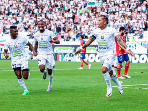 Partido de fútbol entre Once Caldas y Deportivo Pasto