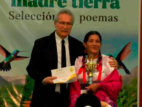 Ruth Margarita Castillo Torres ganadora de concurso nacional de poesía