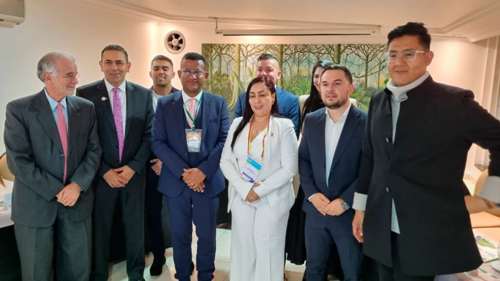 Gobernantes finalistas del premio Construyendo Sueños, entre ellos el gobernador de Nariño, Luis Alfonso Escobar