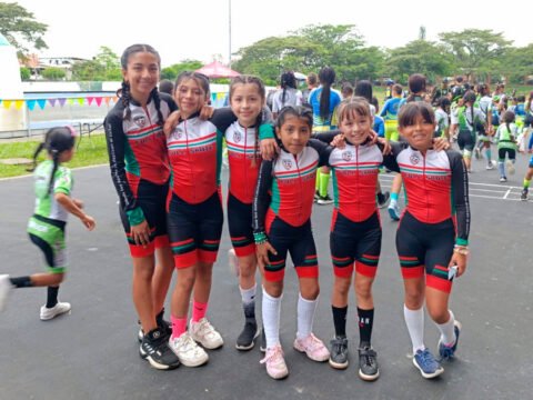 Patinadoras de Sandoná participaron en festival en Buga