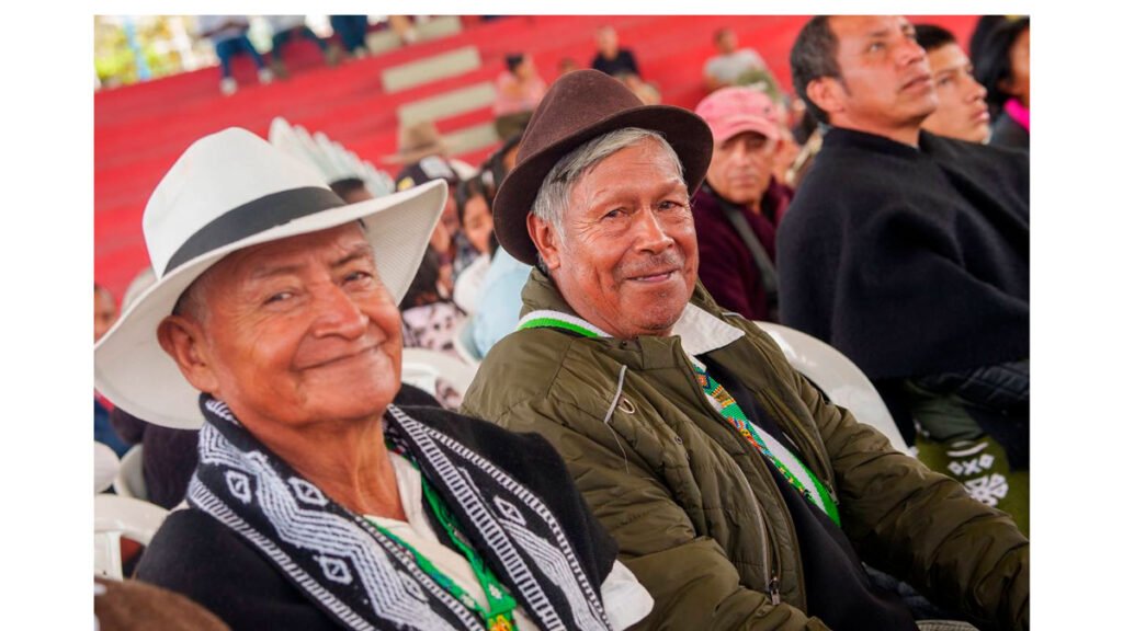 Integrantes de la comunidad de Aponte