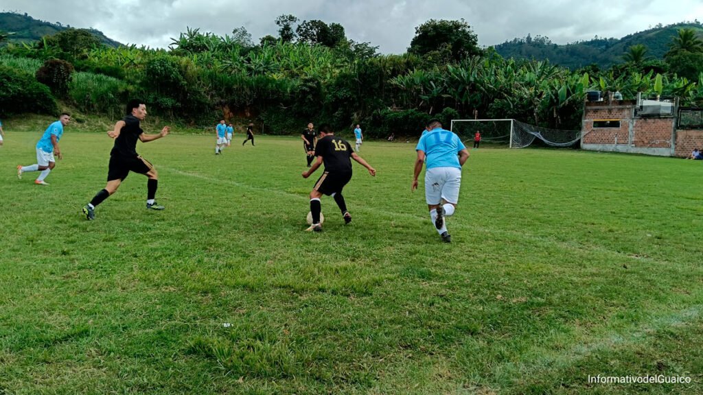 Fútbol de colonias en El Ingenio