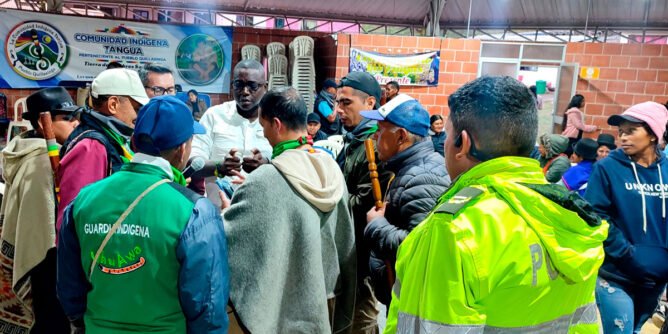 Reunión de manifestantes de Tangua con el secretario de gobierno Benildo Estupiñán