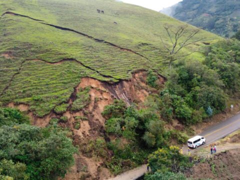 Deslizamiento vía Pasto - La Unión, Kilómetro 66, municipio de Arboleda