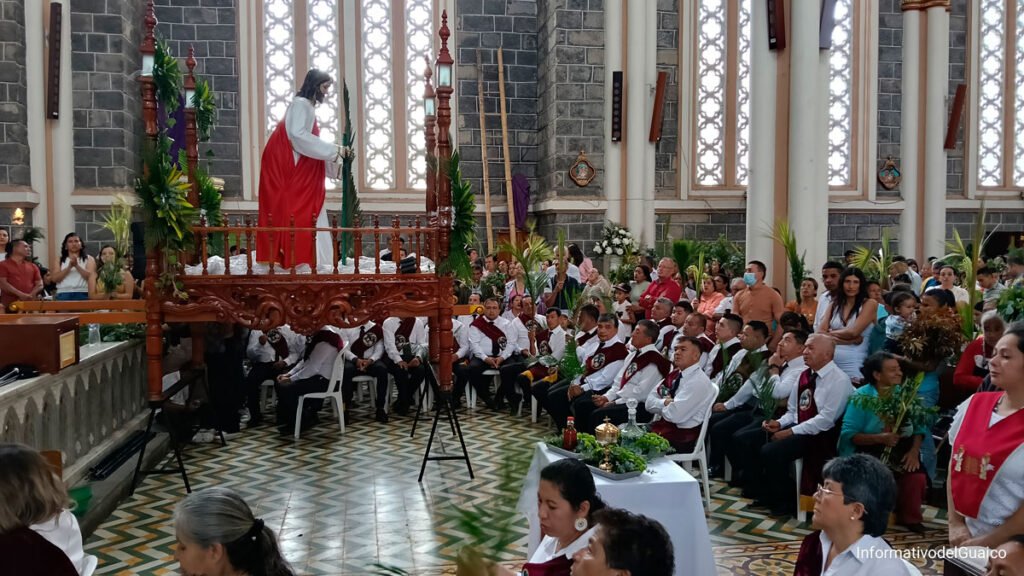 Celebración del Domingo de Ramos en la basílica Nuestra Señora del Rosario de Sandoná