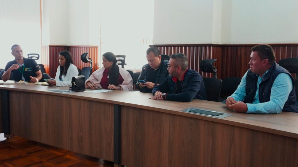 Firman convenio para mejorar vías rurales en municipios de la Cordillera nariñense