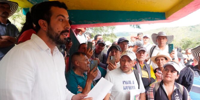 Levantaron bloqueo de la vía Buesaco - El Empate