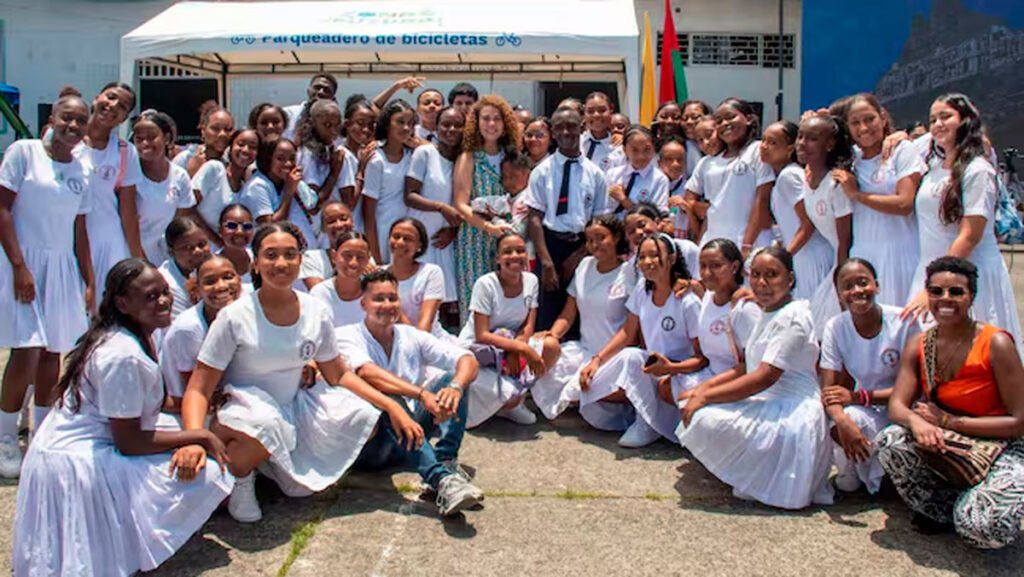 Ministra de ciencia, tecnología e innovación en Tumaco
