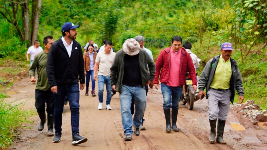 Proyecto de pavimentación de vía en San Lorenzo