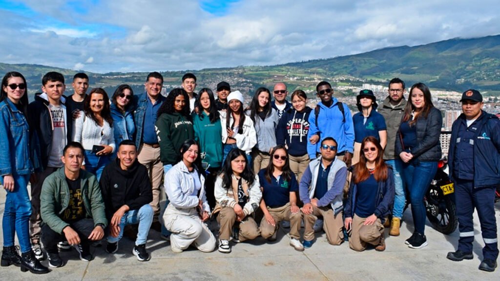 Aprendices del Sena en la planta Centenario de Pasto