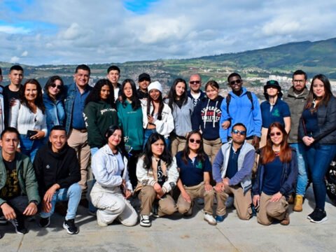 Aprendices del Sena en la planta Centenario de Pasto