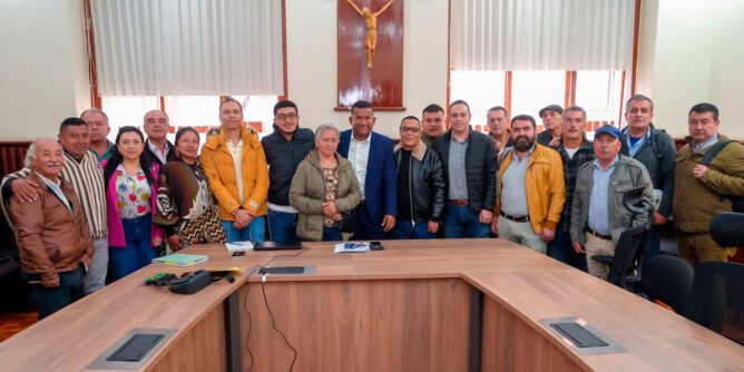 Gobernador se reunió con integrantes del movimiento social Territorio Galeras