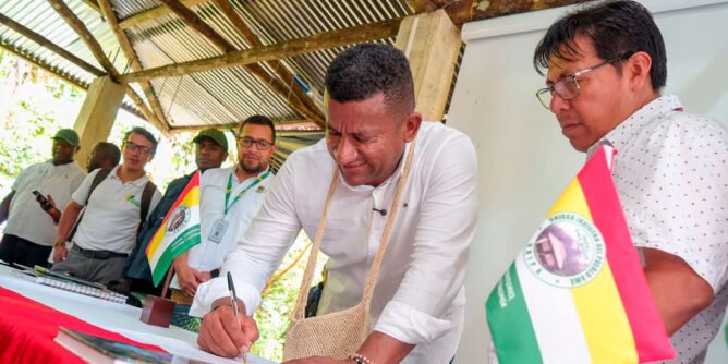 Gobernador y representantes del pueblo Awá firman hoja de ruta por la transformación territorial