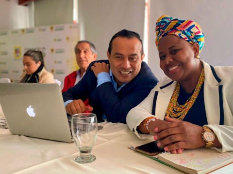 Instalan mesa departamental de compras públicas