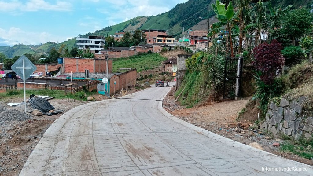 Placa huella a Alto Jiménez