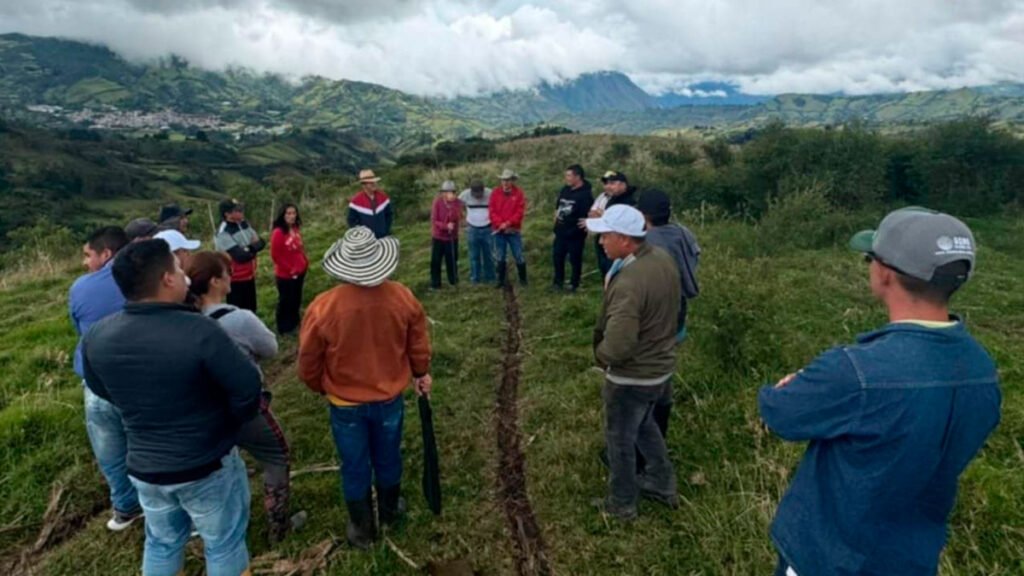 Reunión en el sector de La Valvanera, en la vía La Cruz - Plazuelas