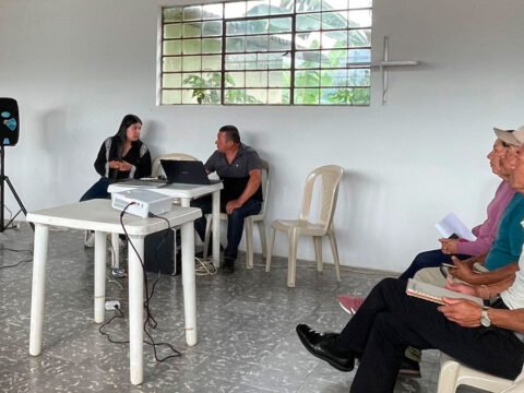 Socialización del contrato de construcción de tanque de almacenamiento de Acualoma