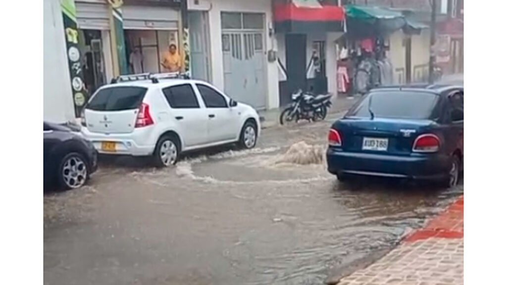 Colapso del sistema de alcantarillado en la calle 7 de Sandoná
