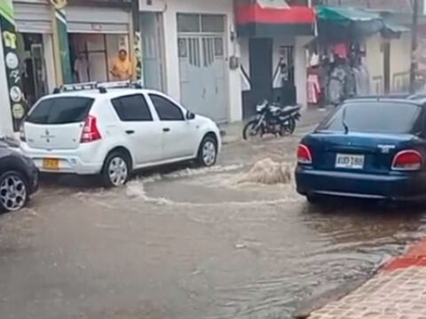 Colapso del sistema de alcantarillado en la calle 7 de Sandoná