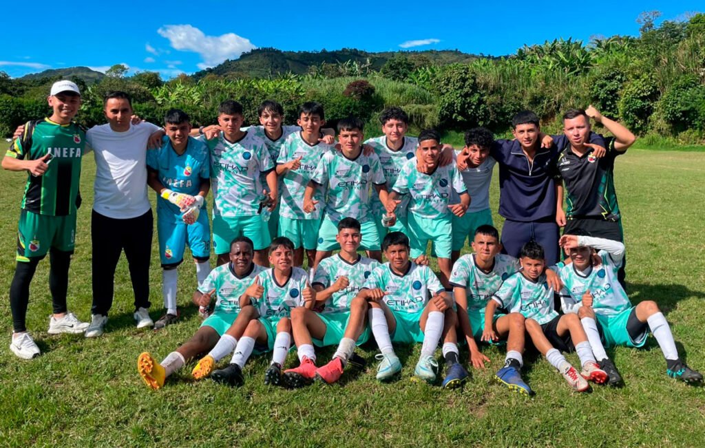 Equipo de fútbol masculino juvenil del colegio Fátima de Sandoná
