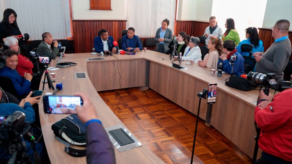Gobernador en rueda de prensa sobre situación de Nariño