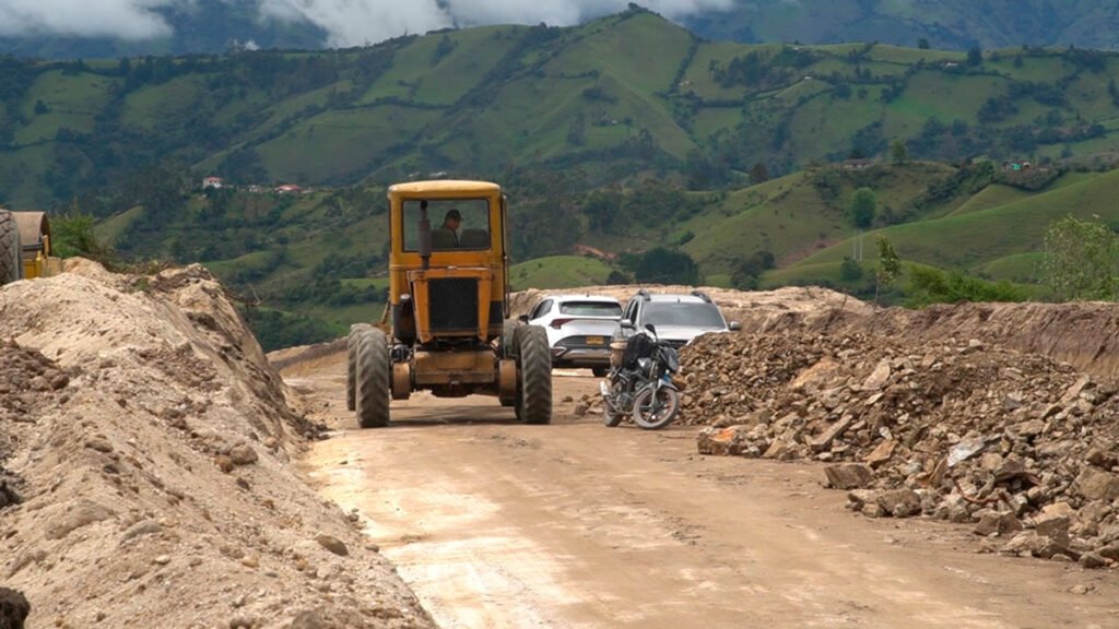 Habilitaron vía alterna por La Valvanera, La Cruz