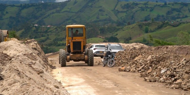 Habilitaron vía alterna por La Valvanera, La Cruz