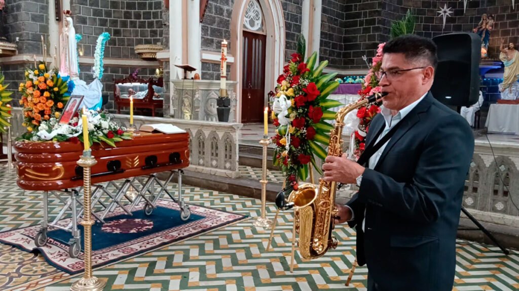 El maestro Diego Caicedo Arellano despide a Gerardo Fajardo Rojas