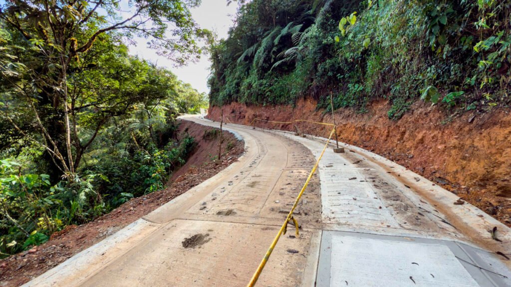 Placa huella en la vereda La Montaña, Samaniego