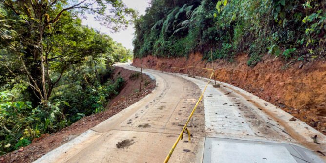 Placa huella en la vereda La Montaña, Samaniego