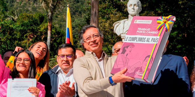 Presidente Petro luego de sancionar la Ley Laboral