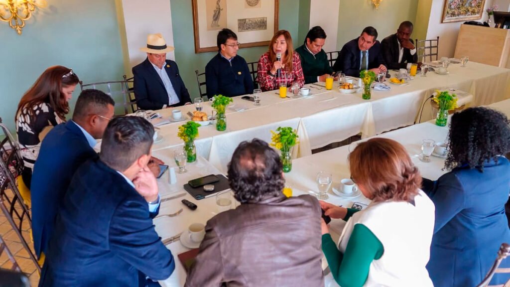 Reunión de gobernador y congresistas nariñenses