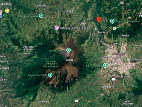 Vista aérea del volcán Galeras y su área de influencia