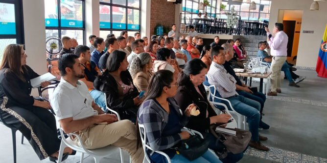 Capacitación a servidores públicos en Sandoná