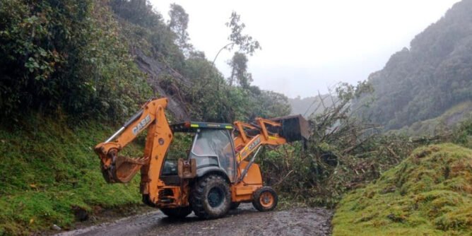 Cierre nocturno de la vía San Francisco - Mocoa