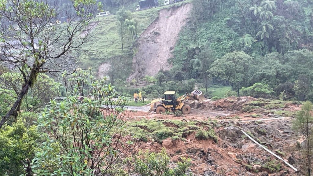 Deslizamiento en Chorlaví, en la vía San Francisco - Mocoa