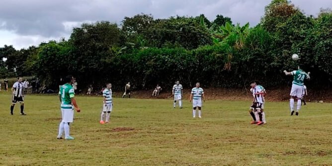 Partido entre Deportivo Ingenio y Deportivo Chávez en la cancha de El Ingenio, Sandoná
