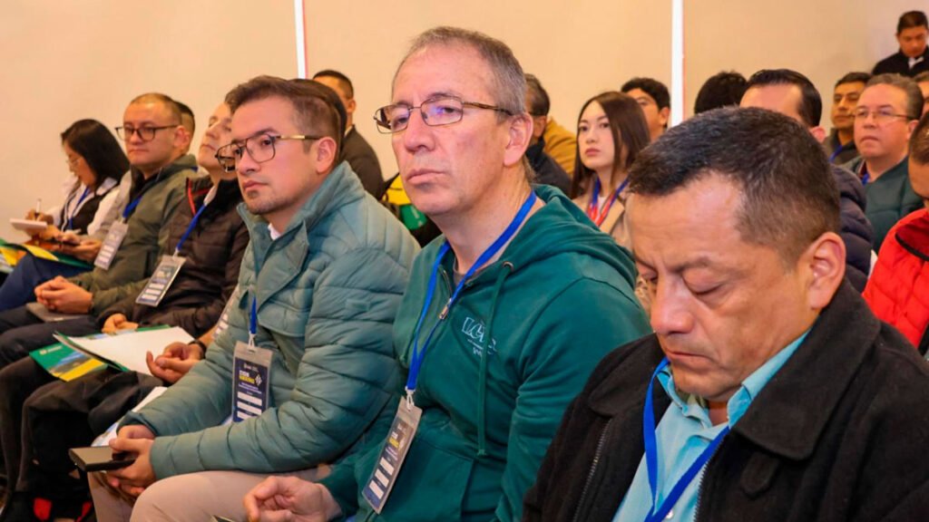 Instalación de primera cumbre de centros de información y orientación