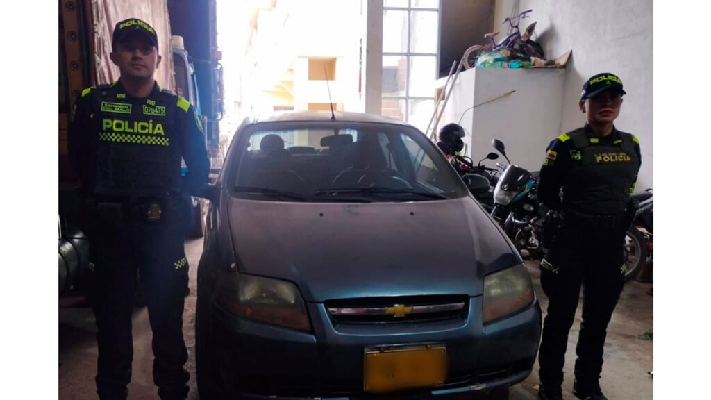 Policía recupera carro robado en Ipiales